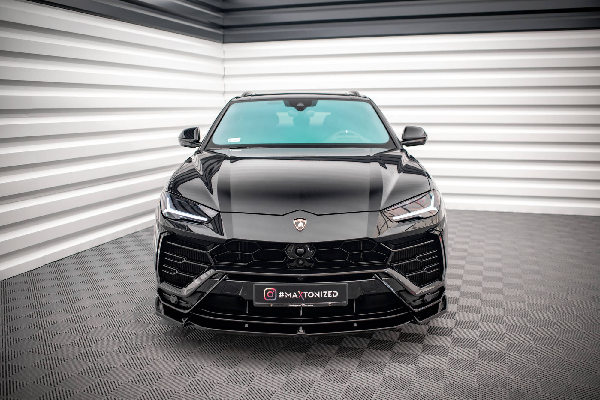 Front Splitter V1 Maxton Design për Lamborghini Urus Mk1 - Image 3