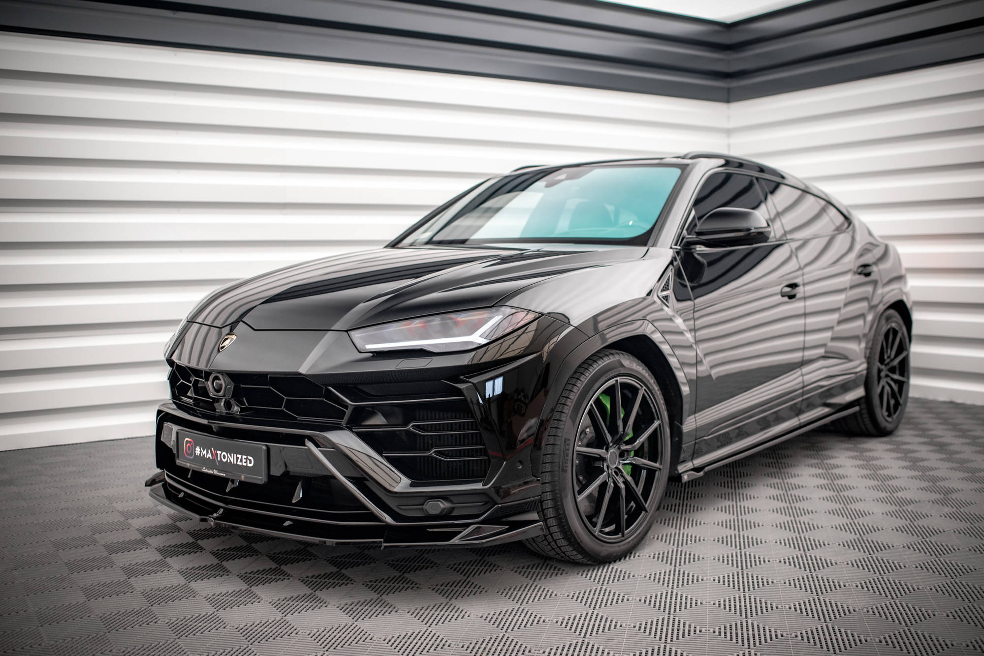 Front Splitter V1 Maxton Design për Lamborghini Urus Mk1 - Image 2